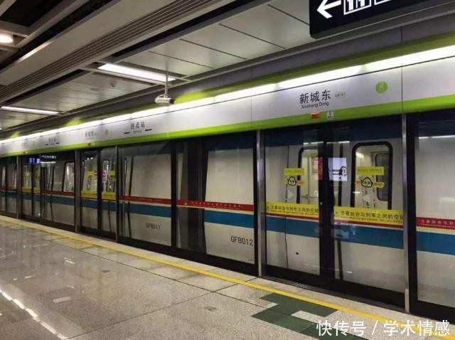 中国首条跨市地铁，日客流量达39万人次，两市来往不分彼此