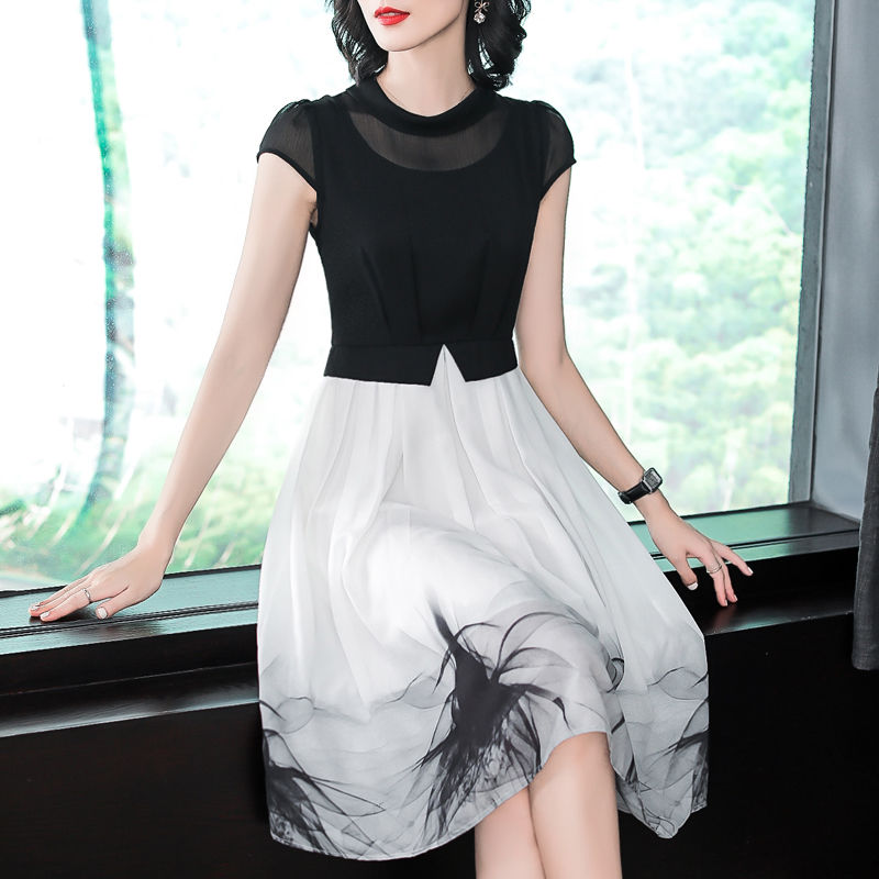 女人太丰满不好买衣?学韩国女人穿“流氓裙”，性感妩媚忒受欢迎