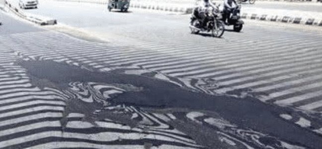 地球到底怎么了? 印度爆发63度高温, 汽车自燃, 马路融化出水来