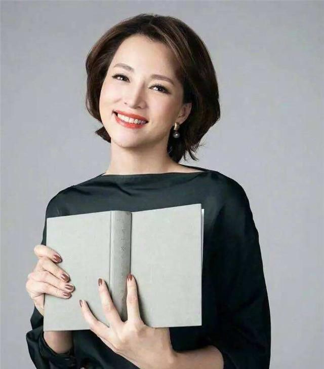  女人■优雅女人都有这5个特征:从不穿短裙,坐姿端正,你能中多少个?