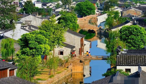 最“大气”的江南古镇：景区门票80元，对游客“逃票”视而不见