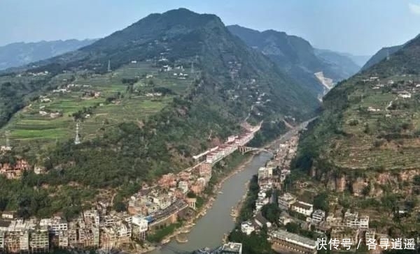  公里：中国首个开通“地铁”的县城，铁路从县城底下穿过，你知