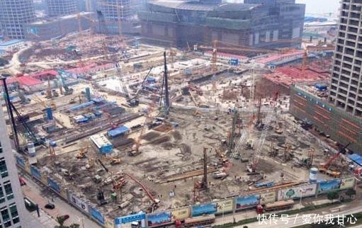 中国高楼之首，既不属于上海 也不属于武汉 而是地处江苏