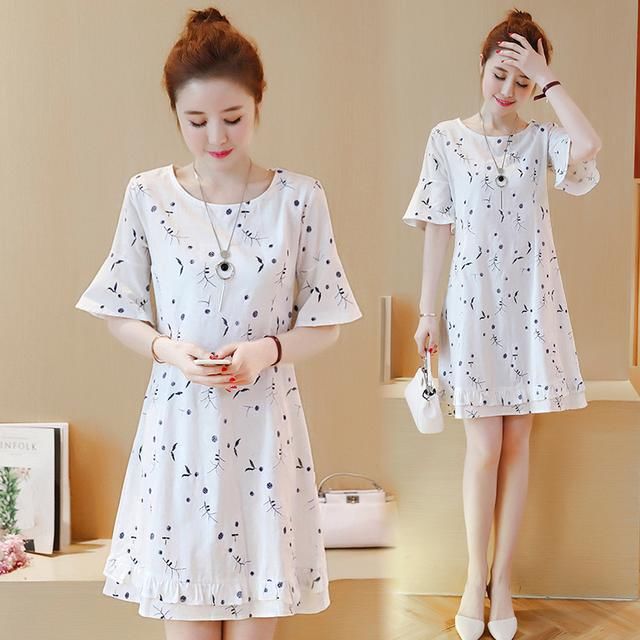 连衣裙时尚又唯美，还穿着简单，超美还性感，主要是性感