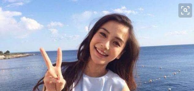 黄晓明杨颖风波再起，两人的行为引起众怒，赚了这么多钱还不够吗