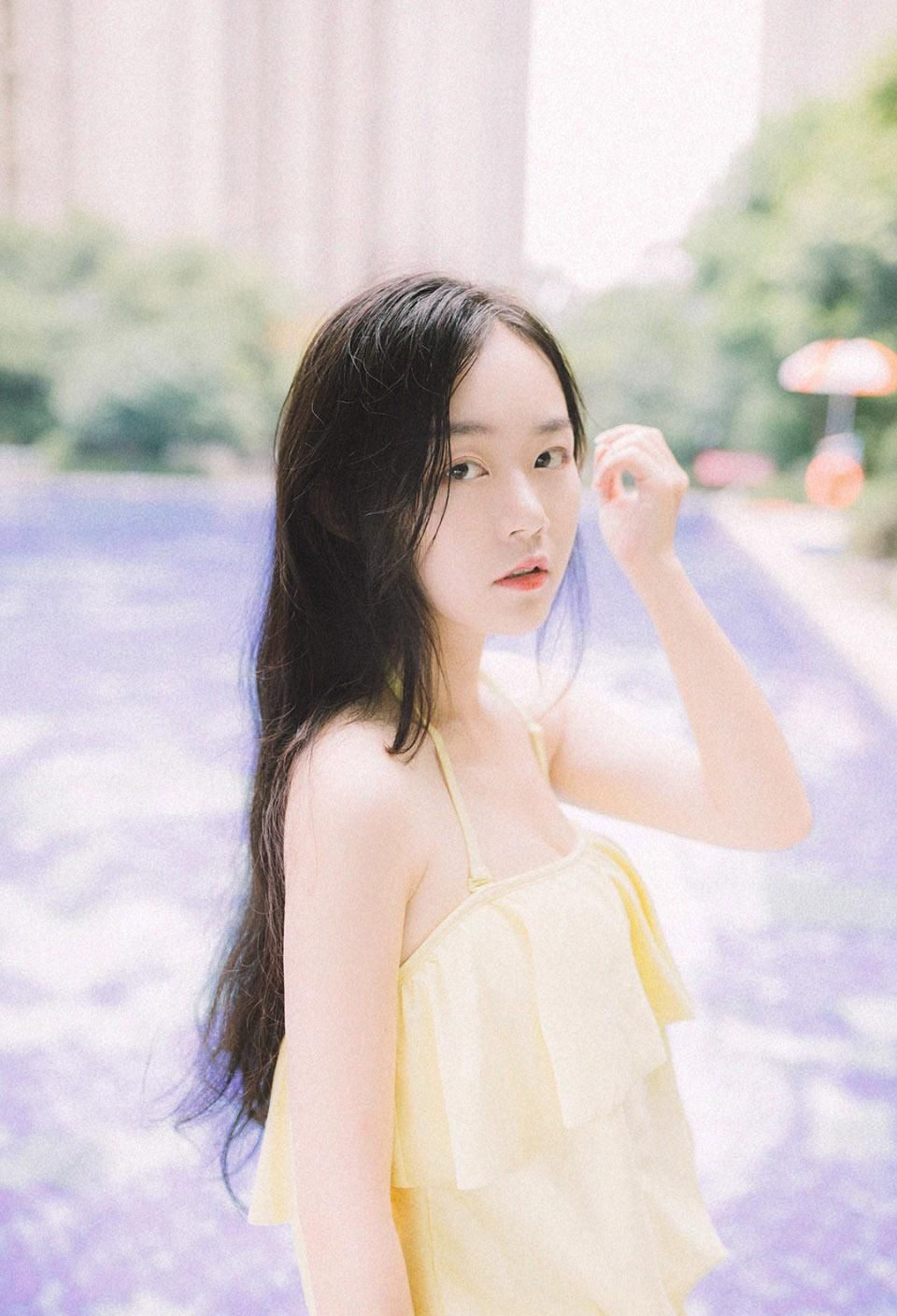 性感泳装美女夏日胶片写真图片