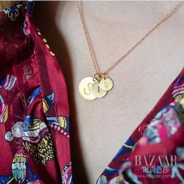 好闺蜜的钱币项链爆红 我也默默加进了购物车里！