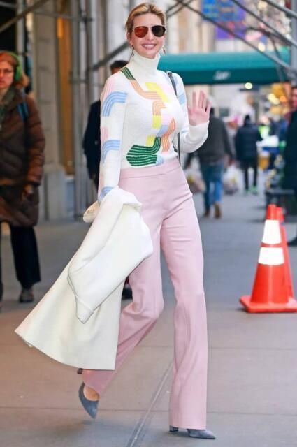 伊万卡美艳全身照：黑色紧身裙太性感，最后一张裙子被妖风吹起！