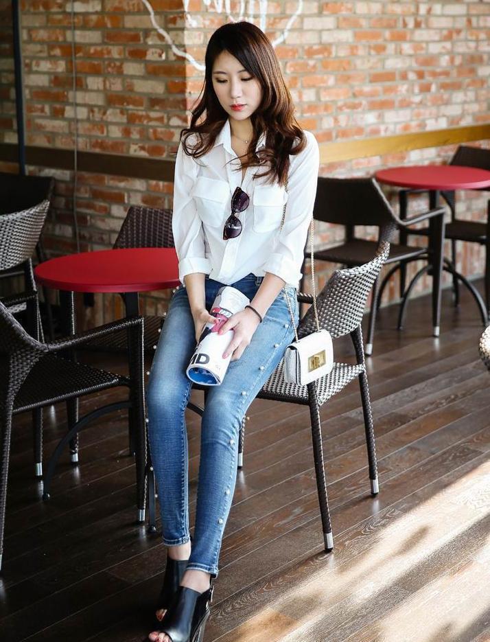 牛仔裤时尚又好看, 穿出玲珑身材
