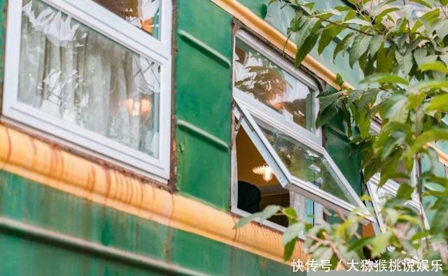  硬座票@为什么乘火车卧铺时，乘务员都要收走车票，你知道吗？