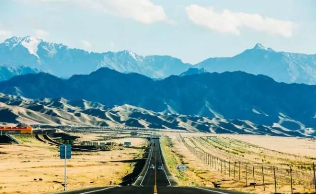 中国最美公路 一年仅开放5个月