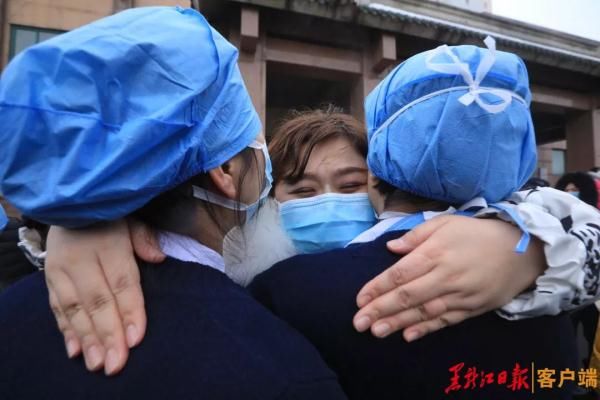  #出征#仅11小时完成集结 我省第四批驰援湖北医疗队出征
