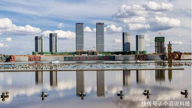  【基建】基建狂魔再次出手，沙漠中修建水库，未来或将改善沙漠