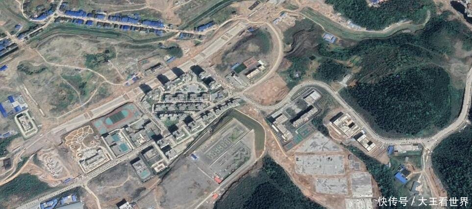 『卫星』卫星上看重庆彭水老县城规模太小,在靛水建设了新县城