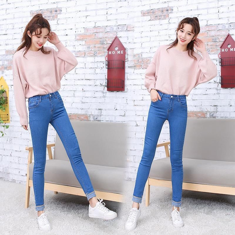 秋天别还傻傻穿连衣裙!新款牛仔裤，搭平底鞋，美得令人惊艳