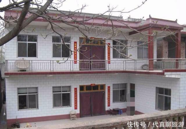  漂亮@在农村有很多漂亮的房子都没人住, 你知道为什么吗