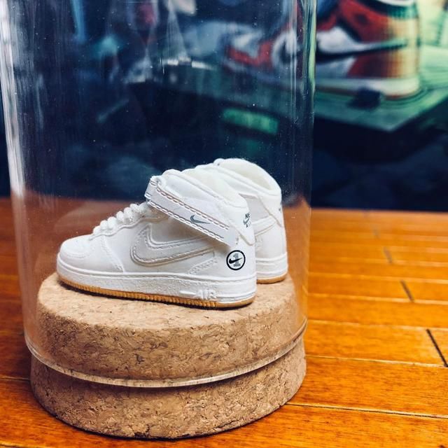 帅气又可爱!你一定没见过这么精致的 mini 球鞋!