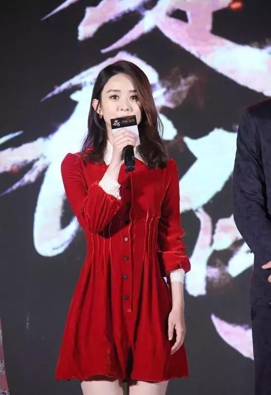 赵丽颖现身活动了，穿粉色裙子特别甜美，苗条身材谣言不攻自破