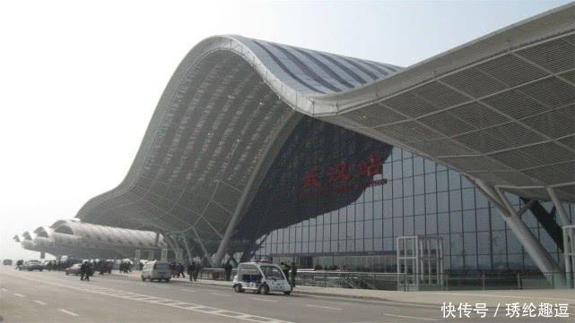 全国唯一火车站没有统一的大城, 本地人精通, 游客们都迷路了