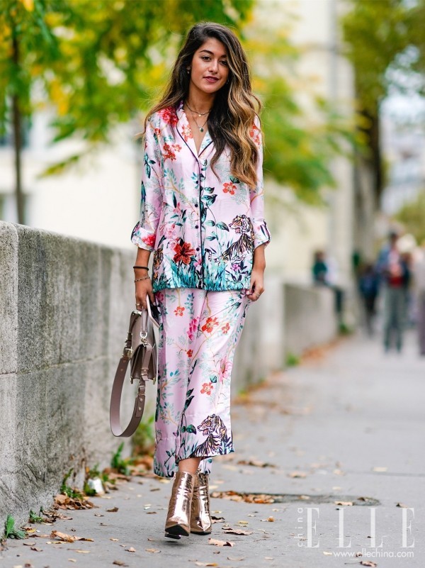 为什么我穿是睡衣 她穿是睡衣风？