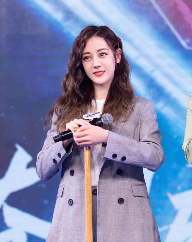  『过时』“黑长直”早就过时了!2020年流行这4种“发型”