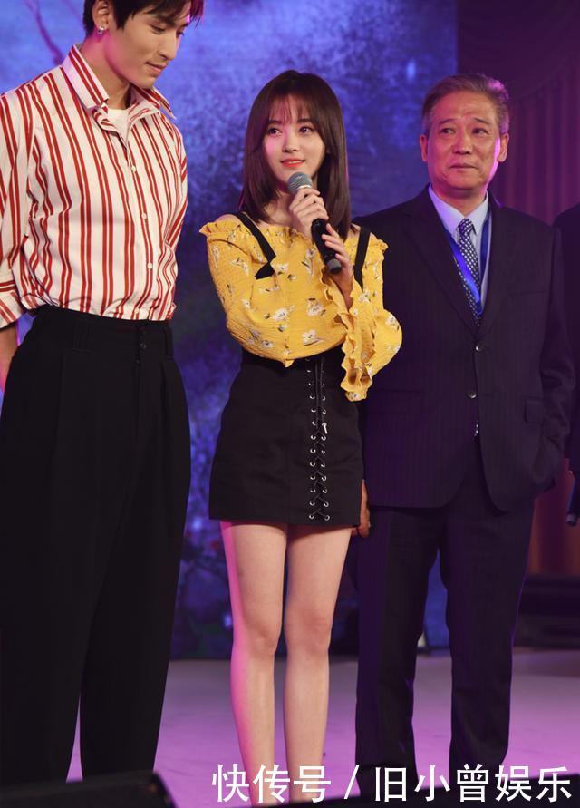 鞠婧祎腿型惹“争议”，两腿间距得有三厘米，网友：这是发生了啥