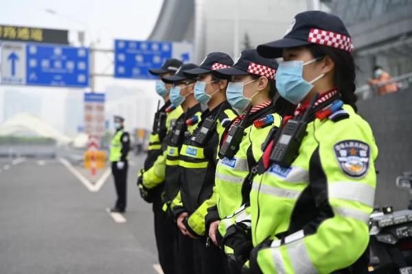  医疗队■英雄回家了，这一组照片，让人泪目→