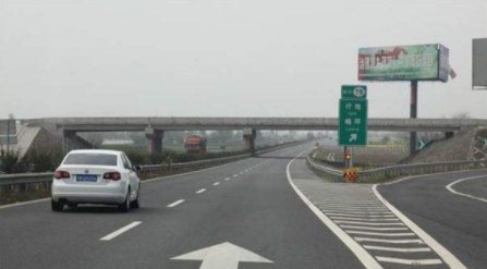  交警@高速路上，为啥要“逢三必进”？交警：一定要弄清楚，不然