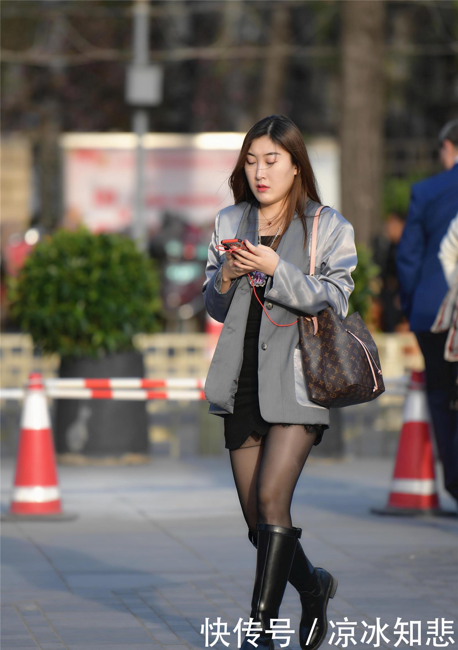 添加:粉色系列的高跟鞋,无疑给你添加了春天桃花般的魅力