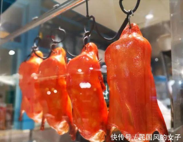  北京烤鸭：北京烤鸭和广东烧鹅，哪道才最受欢迎最好吃呢！