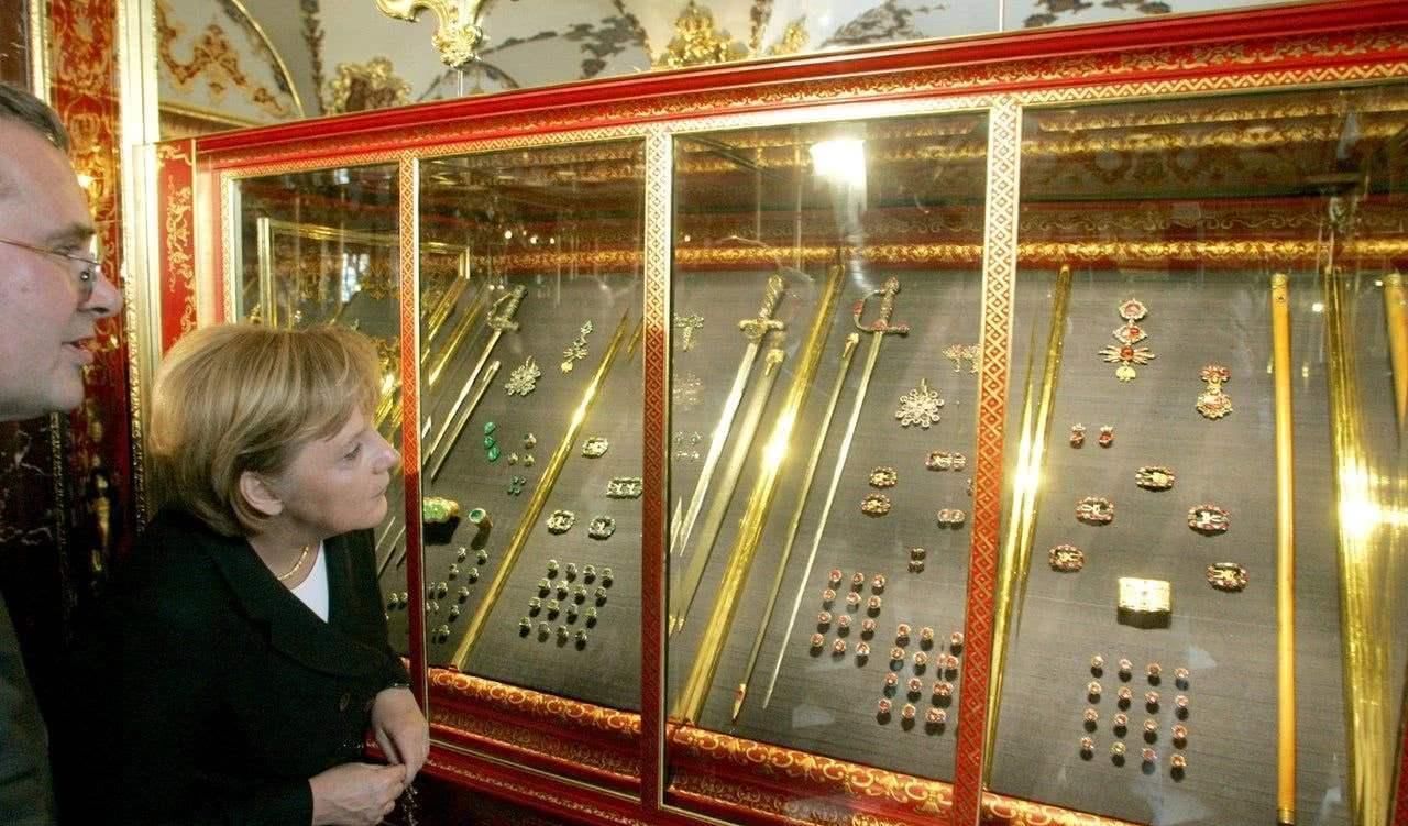 凌晨传出噩耗,德国遭遇痛心一刻,警察迅速抵达