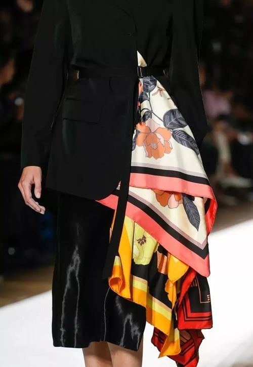  『春天』没有丝巾的春天还谈什么撩汉？