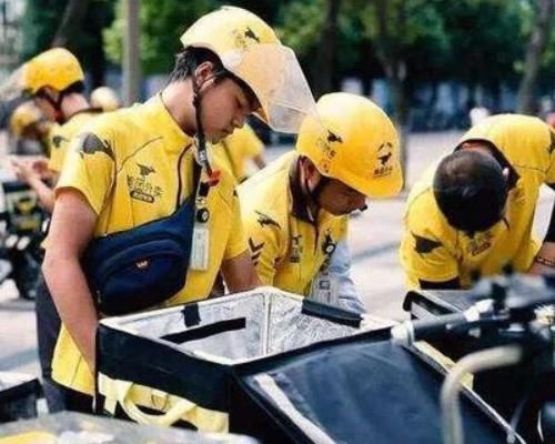  「光鲜亮丽」490万人送外卖，两千万人跑滴滴，年轻人的未来到底