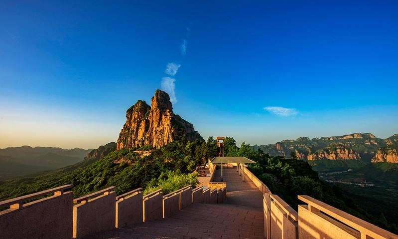  「陡峭」浙江天脊龙山，陡峭的崇山峻岭，登山来玩不用走回头路