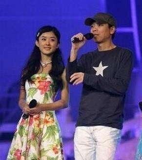 请来烂片之王当新经纪人之后，赵丽颖再遭前经纪人撕胯，猛料更多