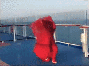 美女们穿裙子一定要注意了 尴尬总是来得太突然让人措手不及