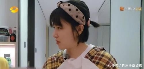 生活:阚清子家面积不大却乱七八糟,面对同为80后的张碧晨,对比太残酷