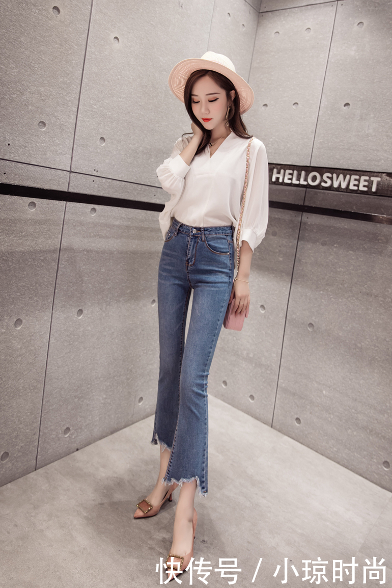 紧身牛仔裤轻松穿出活力少女风，塑造清新温柔女神范
