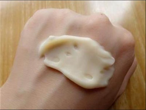 药店墙角一不起眼白色乳液，每晚涂一涂，满脸胶原蛋白