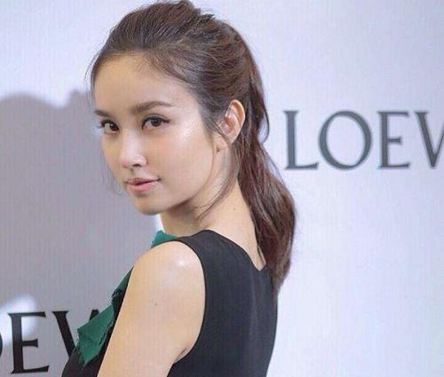 泰国女孩给你递毛巾,为何导游却说不要接?接一次就知道原因了