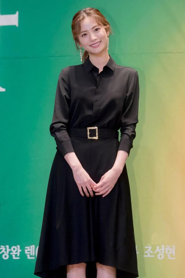 林珍娜不仅拥有国际认证的最美脸宠，细腰长腿更是分分钟迷倒你