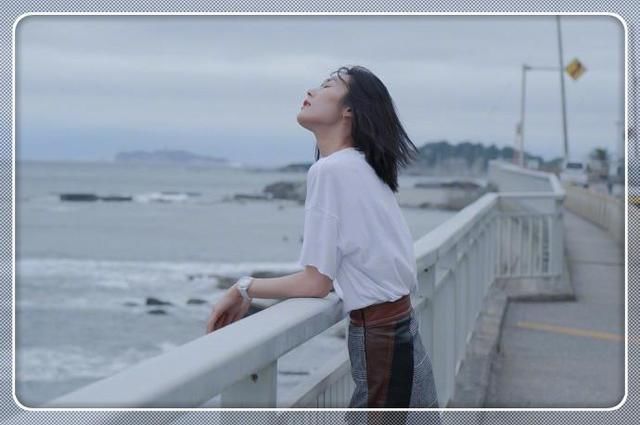 看了刘雯的旅行照，再看迪丽热巴，网友：这就是少女和仙女的差距