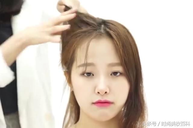 美妆教程夏日里三种适合女生的发型，分分钟就能搞定