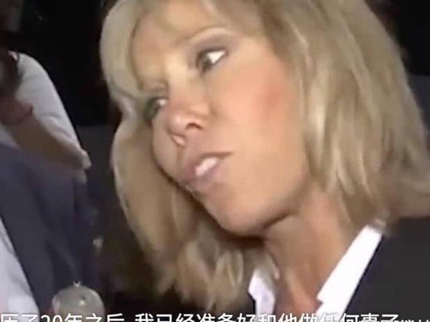 法国第一夫人带狗出行！64岁穿包臀裙 紧身裤 高跟鞋，厉害！