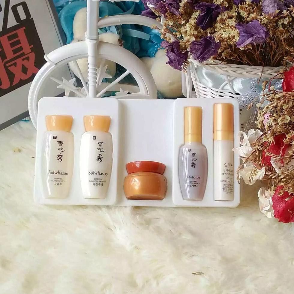 高龄皮肤主任告诉我:药店常见的药膏、用上3天，皱纹眼袋全消失