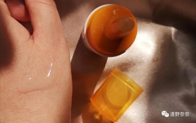 反光:该美白了!测评娇韵诗美白水乳加倩碧双V安瓶,会不会白到反光?