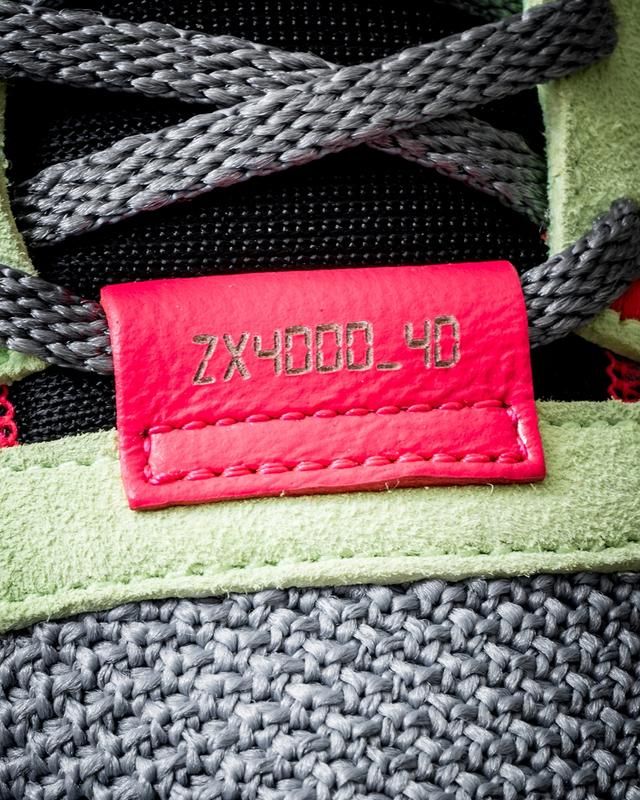 全新 4D 跑鞋亮相！复古造型与顶级缓震兼备，你心动了么？