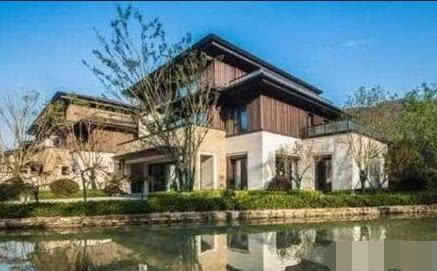  #三权#宅基地“三权分置”确定后，城市居民可以回乡买房建别墅