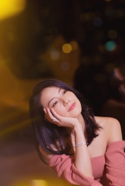 最极致的优雅，香肩玉骨，美貌如画的圆圆