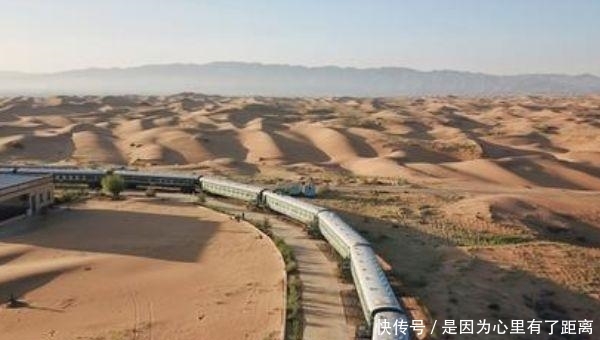 沙漠中竟有一列火车酒店,在沙坡头,759元的标间竟然一房难求?